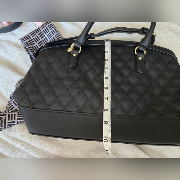 NWOT Anne Klein Black Quilted Handbag with Scarf - Picture 7 of 7